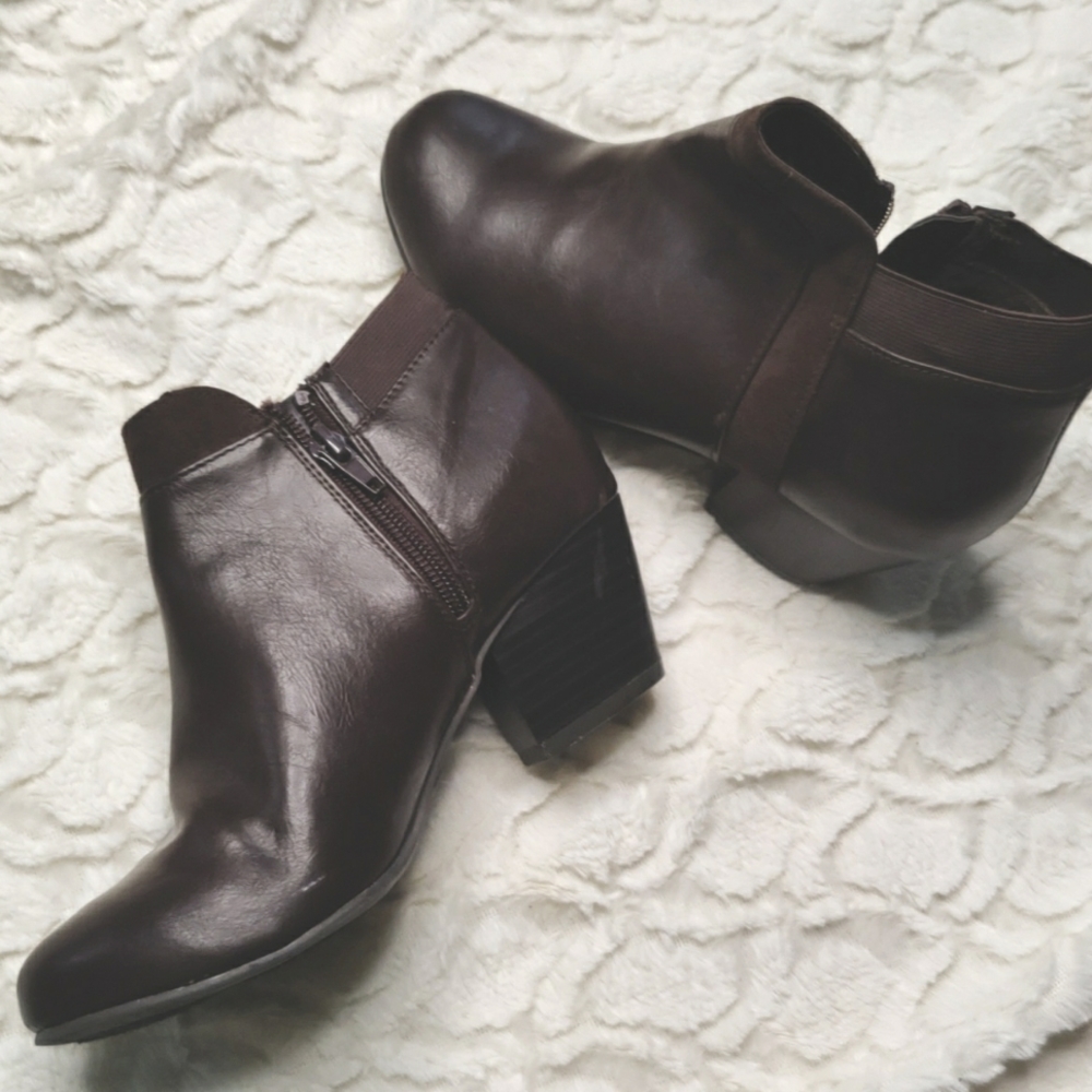 6w brown booties